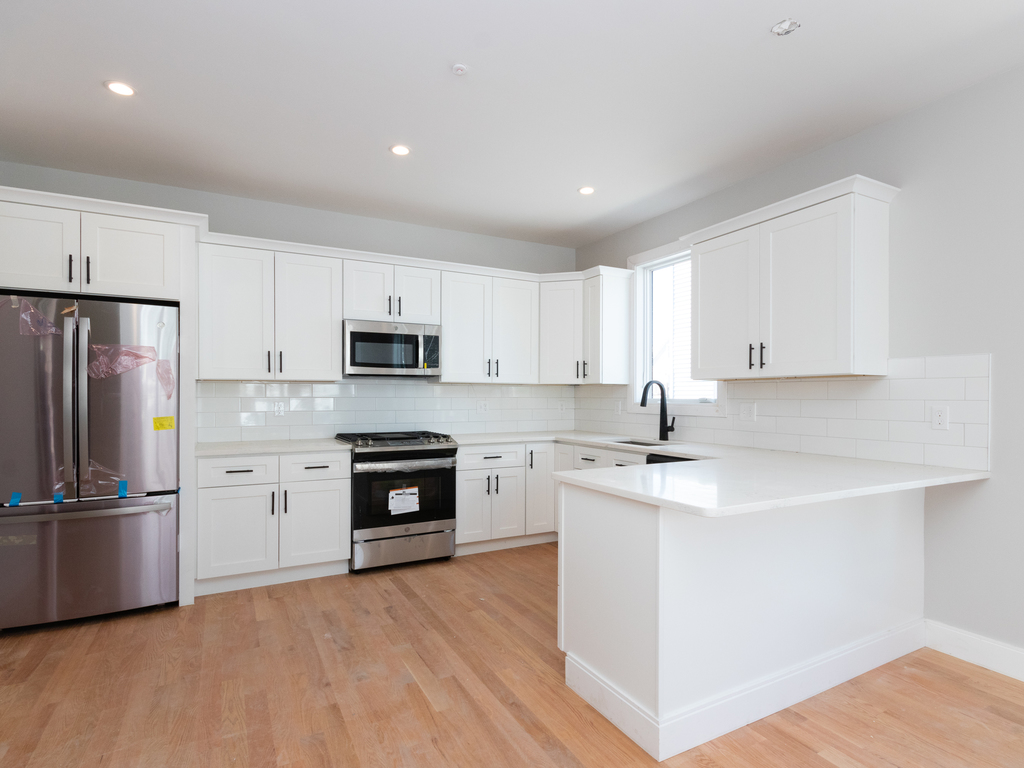 123 Centre, Dorchester