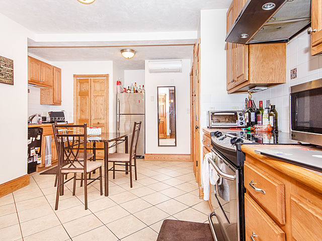 61 Anderson, Beacon Hill