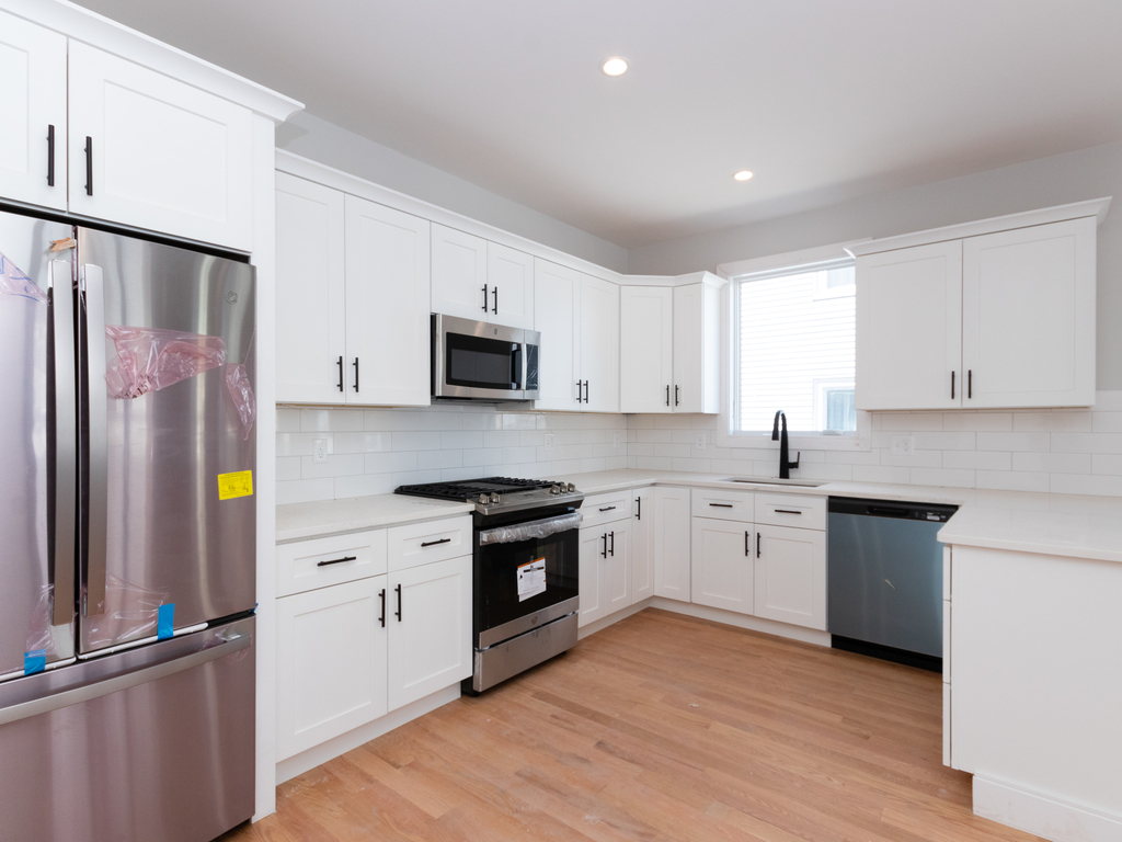 123 Centre, Dorchester