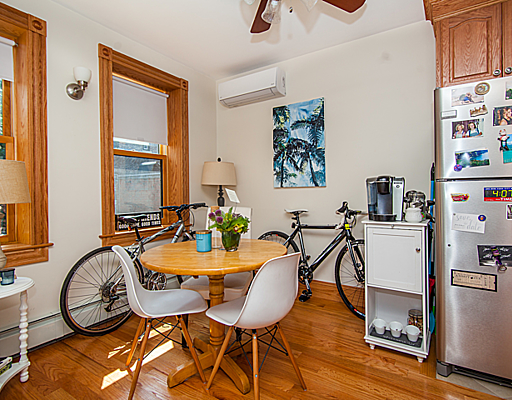 137 Charles St, Beacon Hill