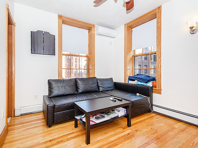 61 Anderson, Beacon Hill