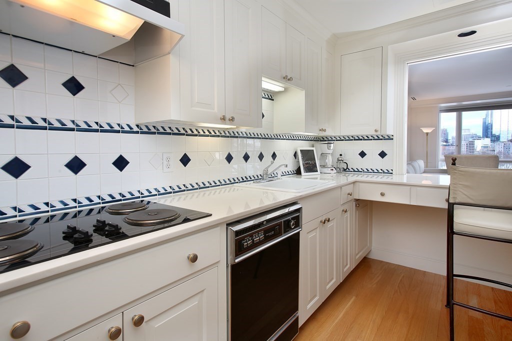 2 Commonwealth Ave, Back Bay