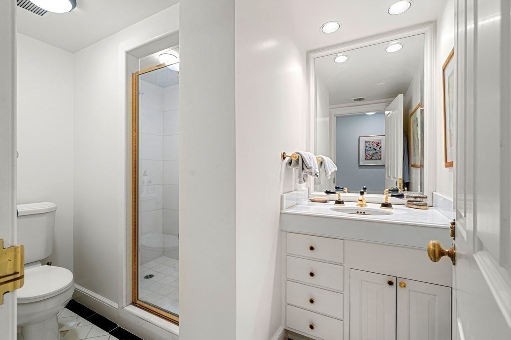 2 Commonwealth Ave, Back Bay