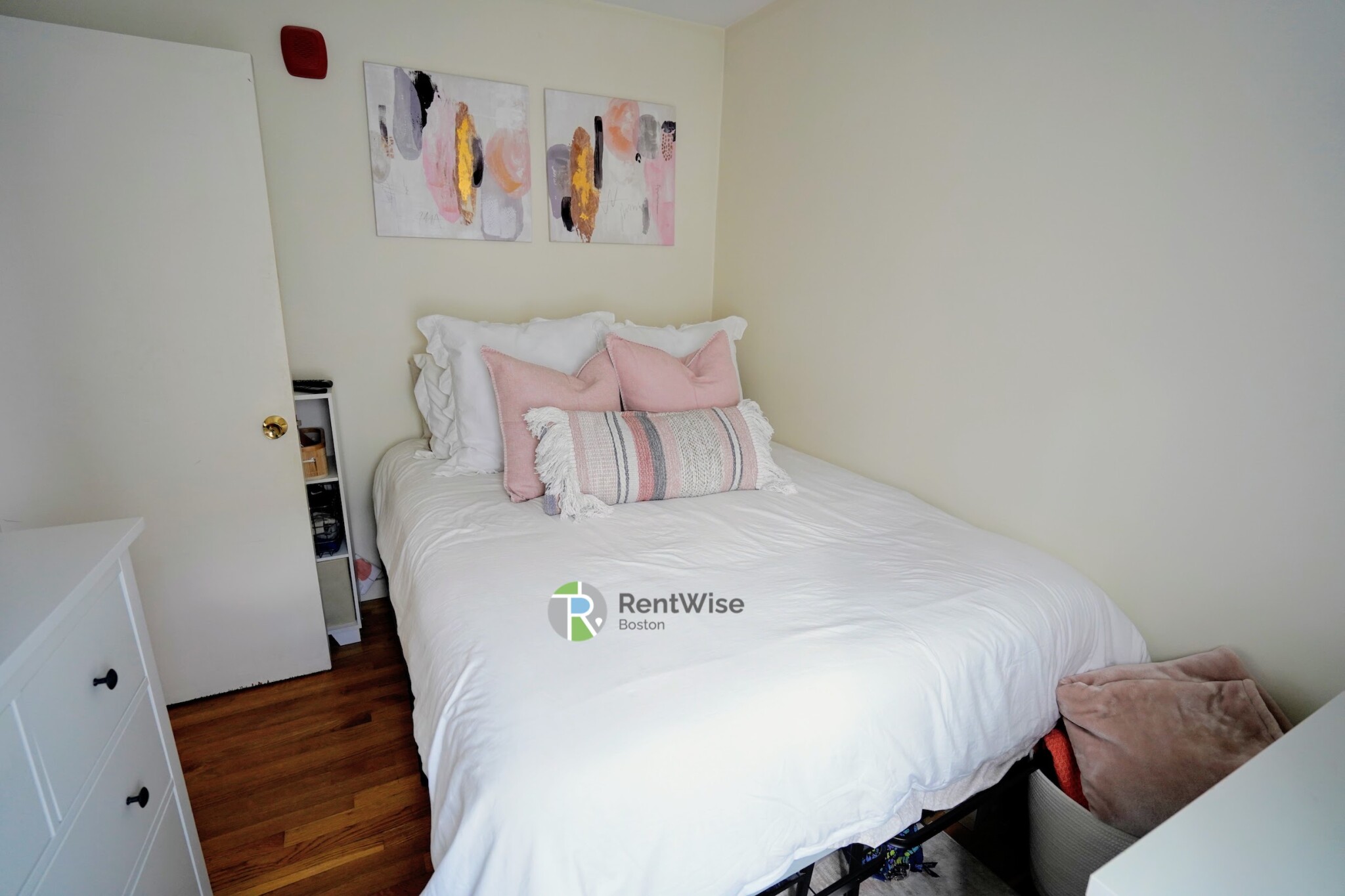 2 Schrepel Pl, South Boston