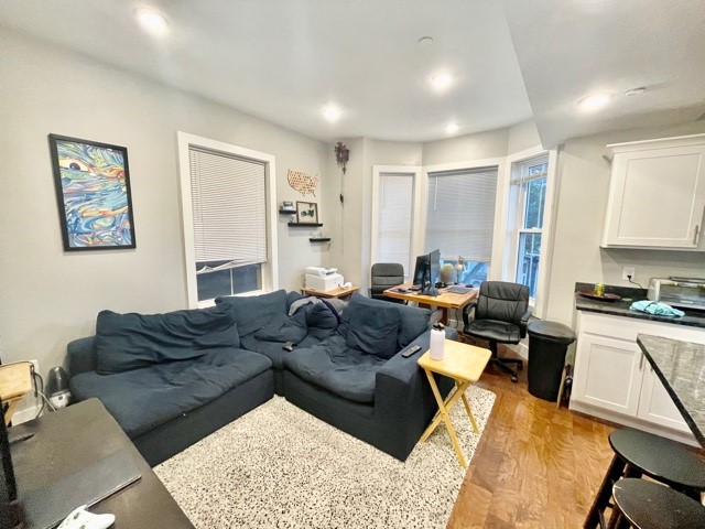 18 Atlantic St, South Boston