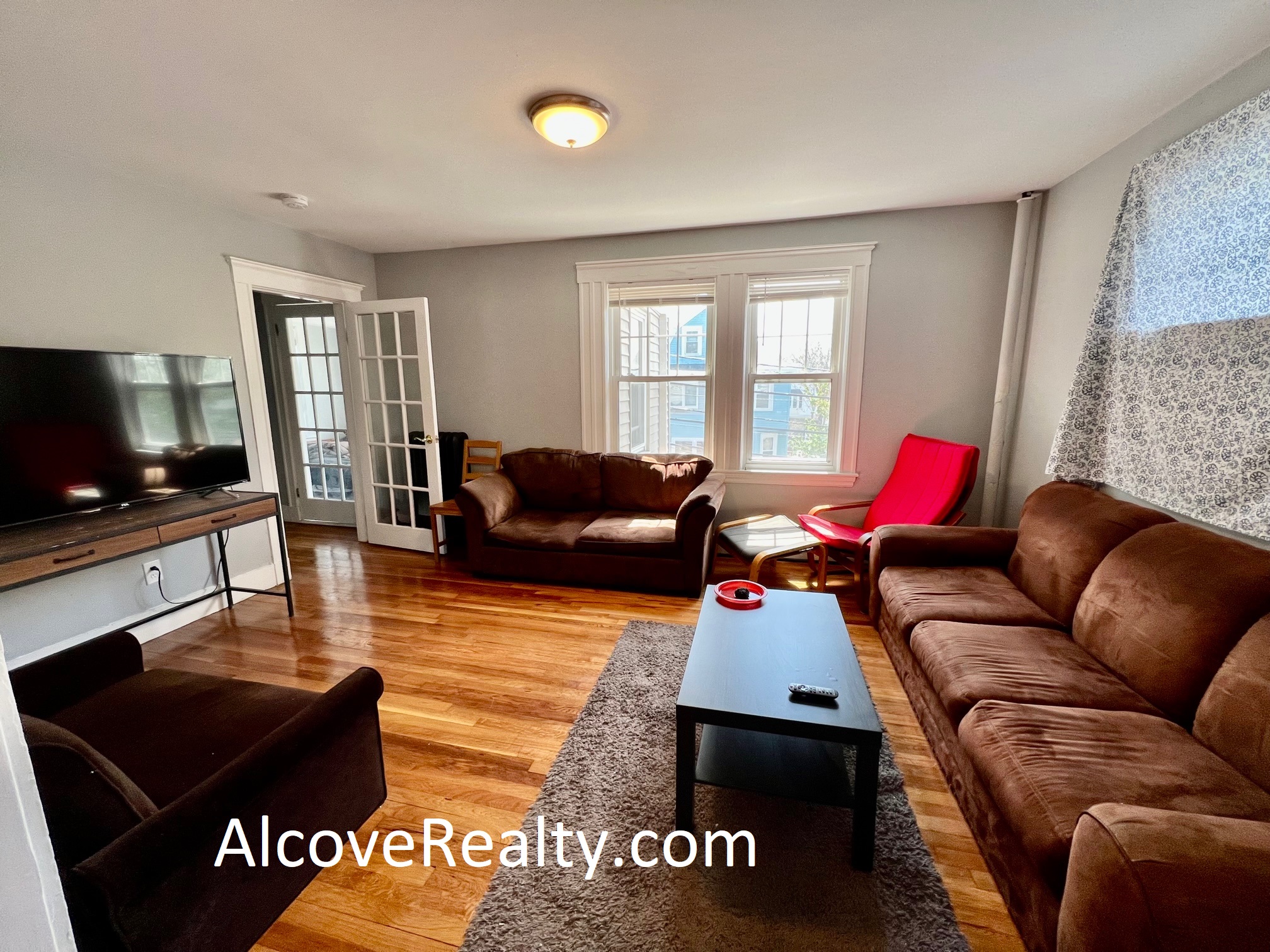 39 Sterling St, Teele Square