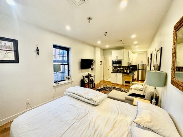 24 Fleet St, North End