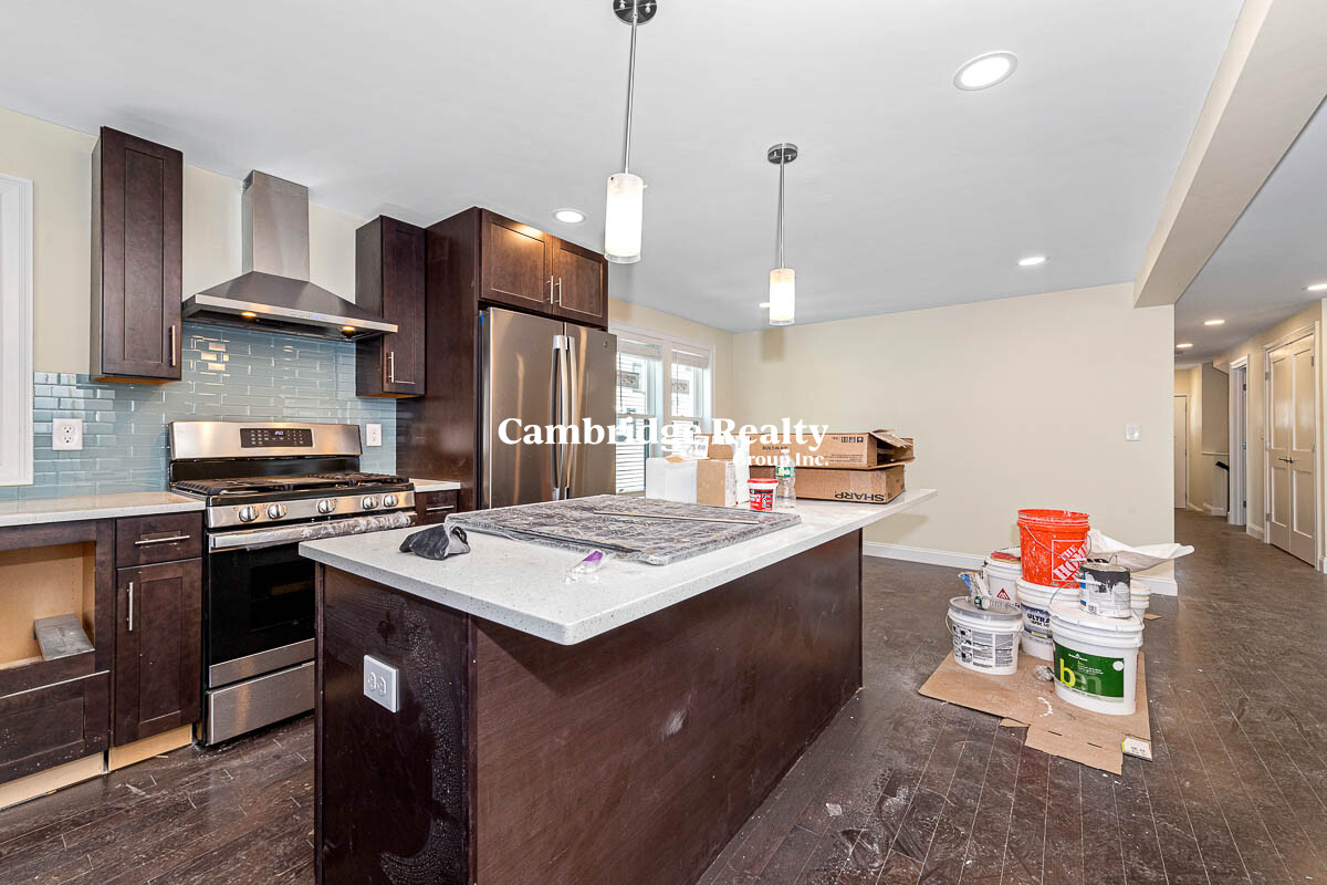 62 Bradbury Ave, Medford