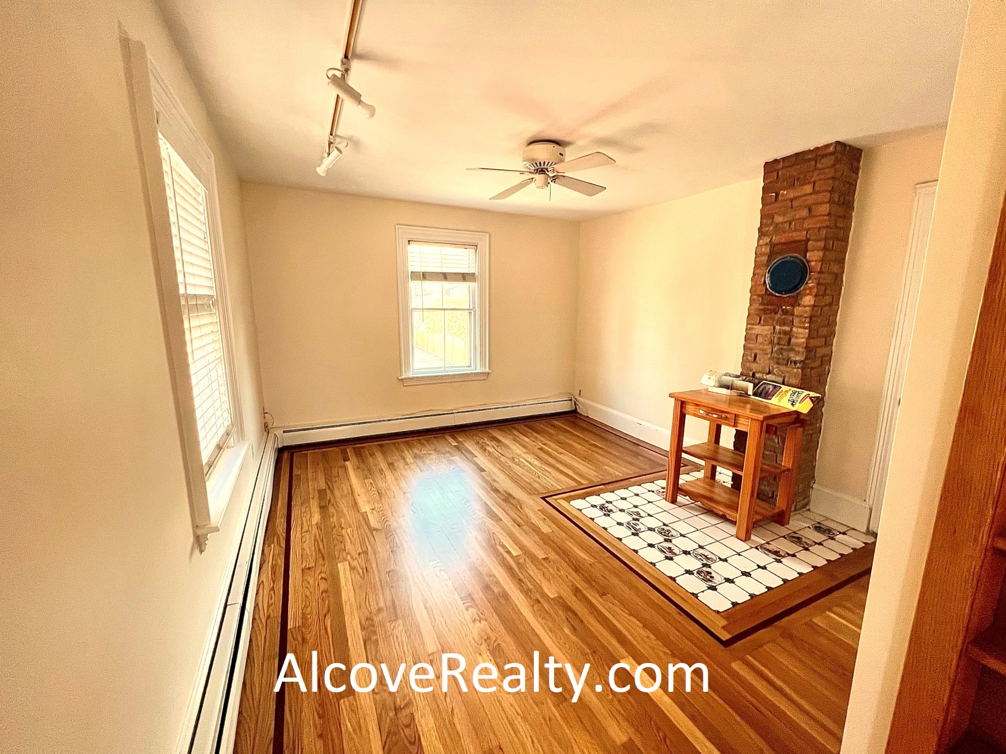 2 Walker Ct, Harvard Square