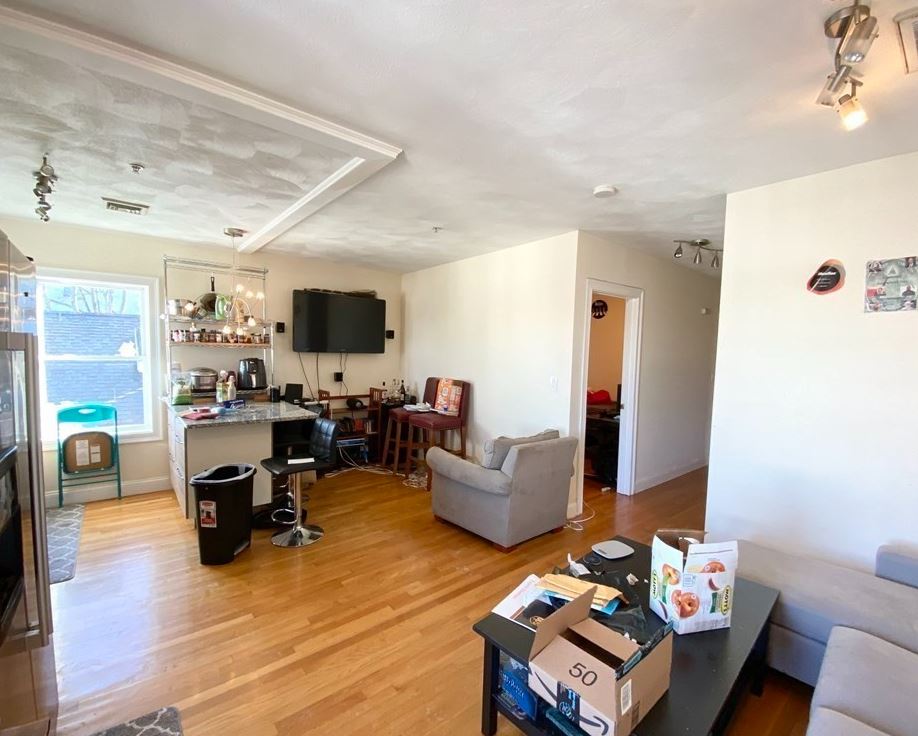 128 Hillside St, Mission Hill