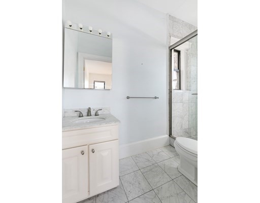 75 Burbank St, Fenway