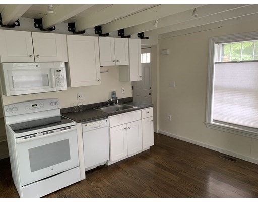 8 Camden Pl, Harvard Square