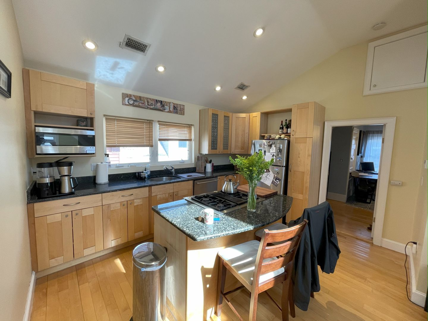 19 Chandler St, Tufts