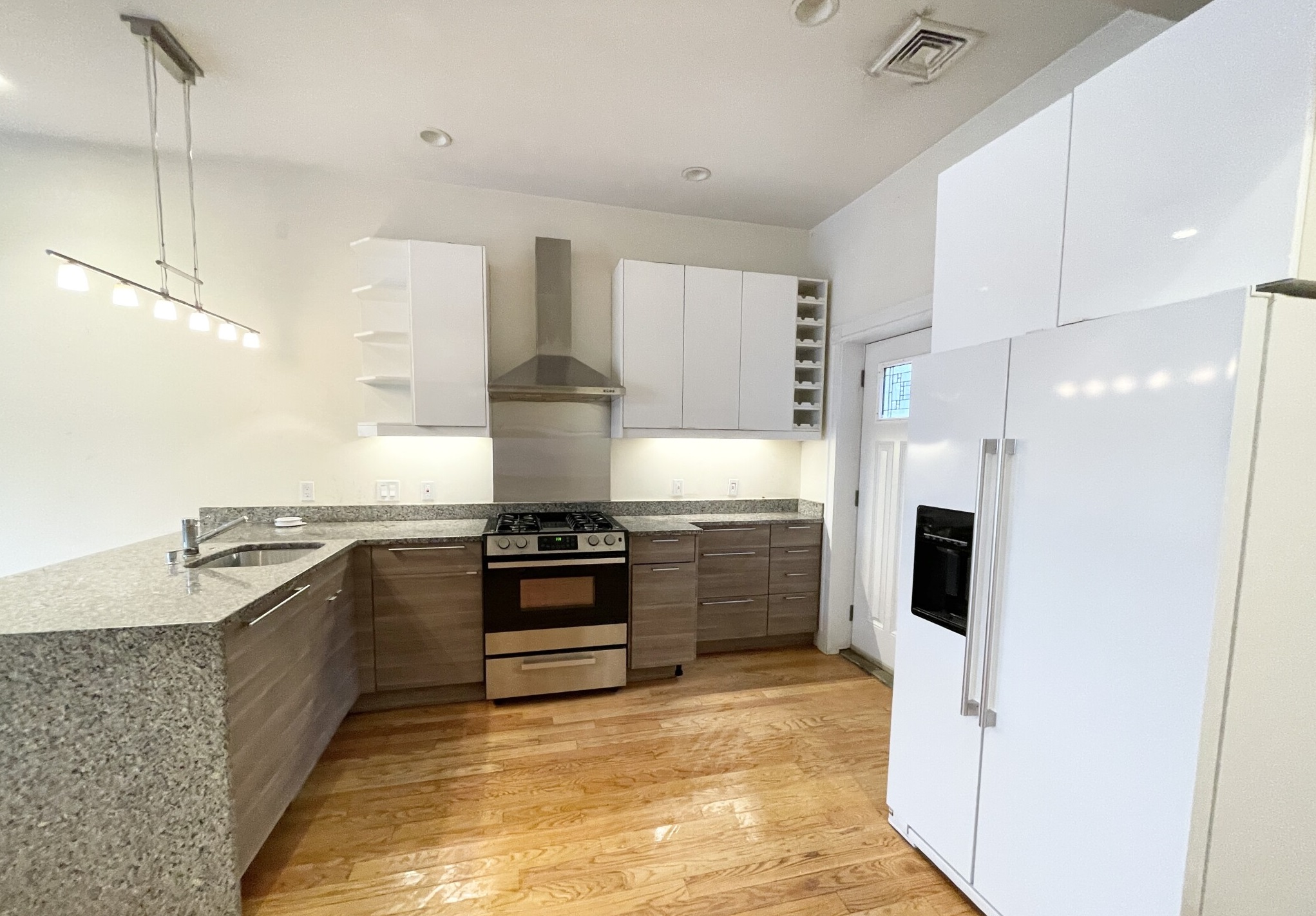 98 L St, South Boston