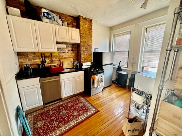 11 Charter St, North End