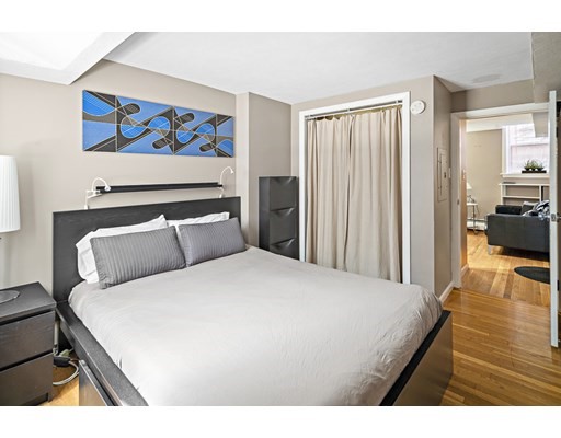 57 West Cedar St, Beacon Hill