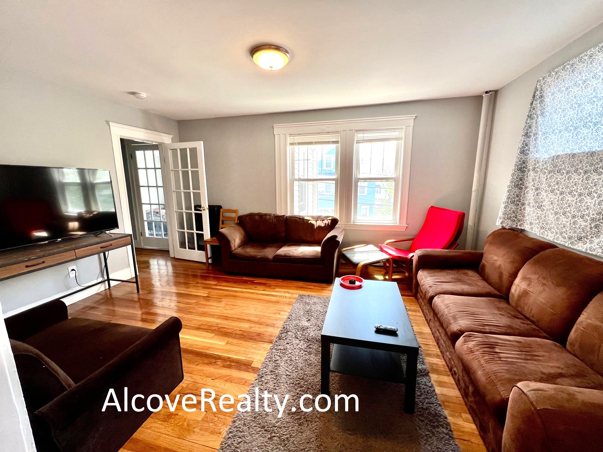 37 Sterling St, Teele Square