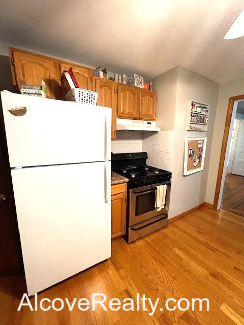 66 Simpson Ave, Tufts