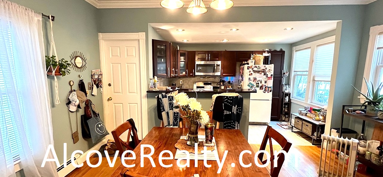 12 Fiske Ave, Magoun Square