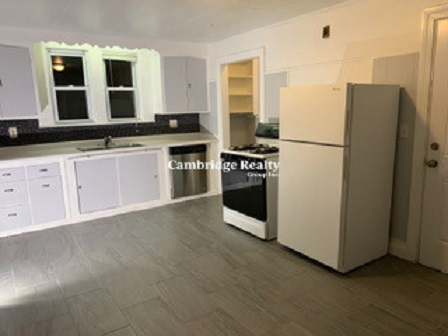 547 Broadway, Magoun Square