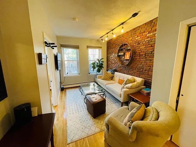 174 Salem St, North End