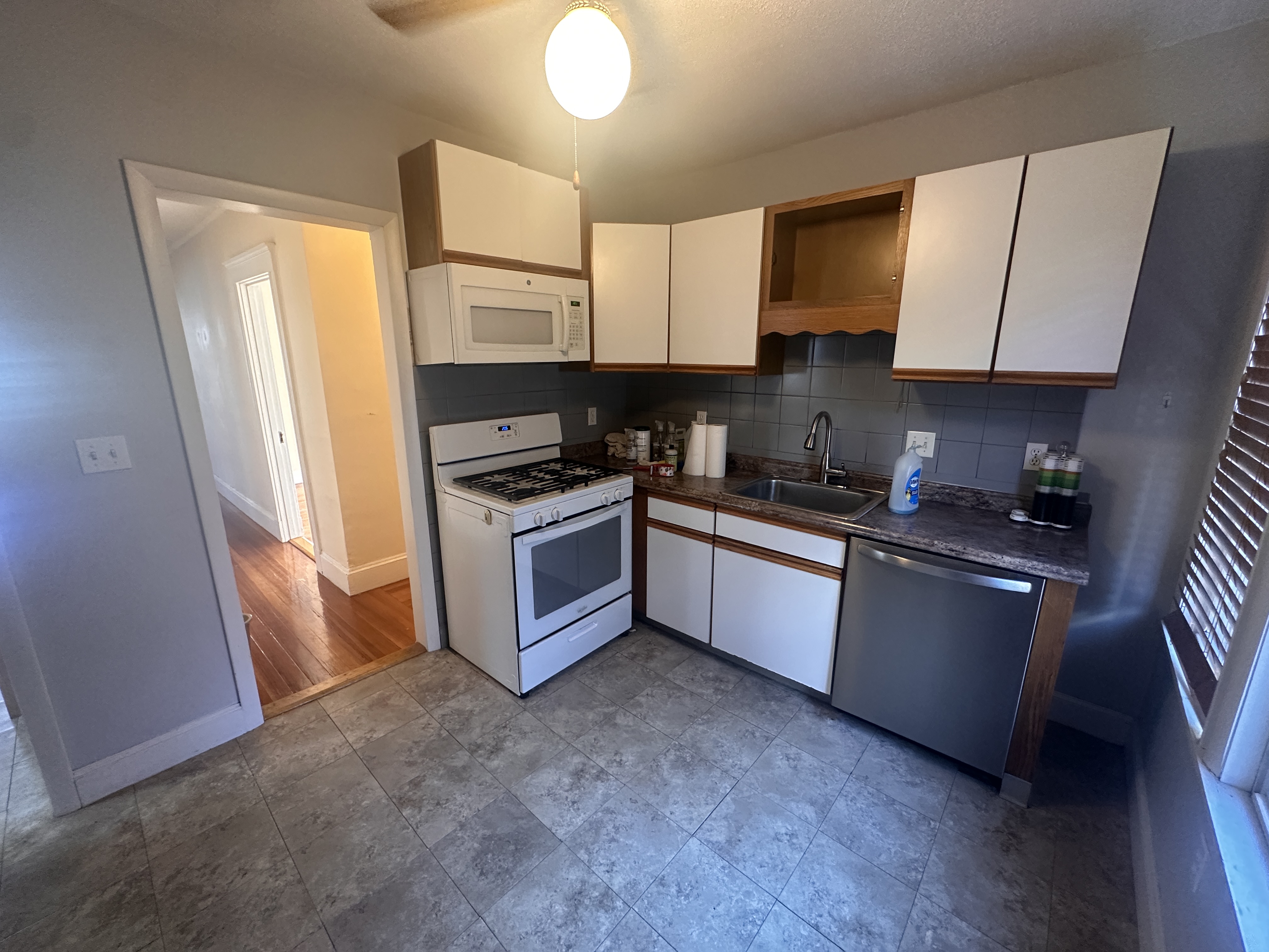 39 Magnus Ave, Ward Two