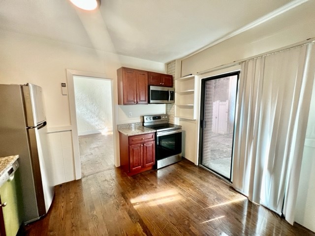 4 Garden Ct, North End