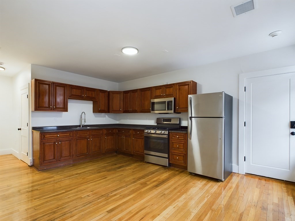 37 South St, Foxborough