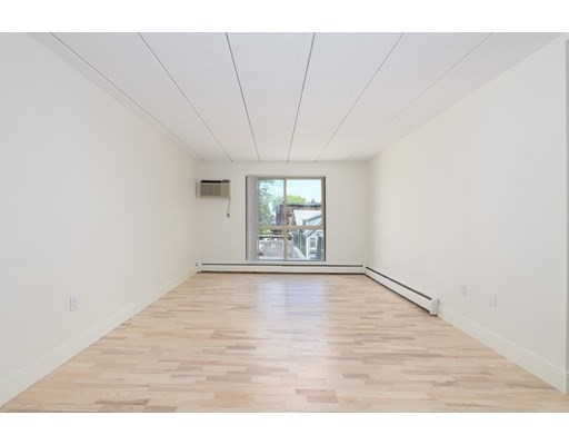 16 Trowbridge St, Harvard Square