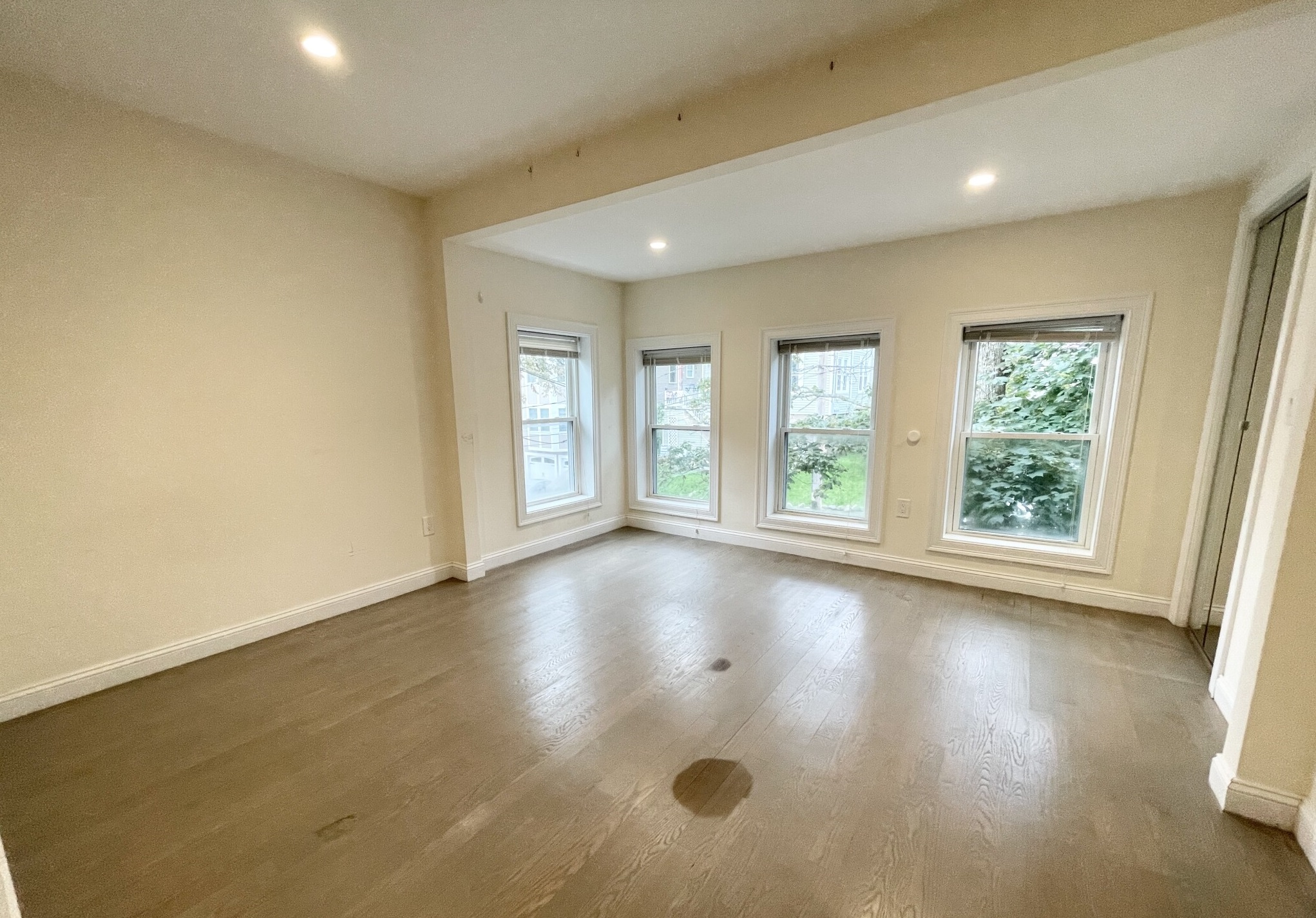 21 Iroquois St, Mission Hill