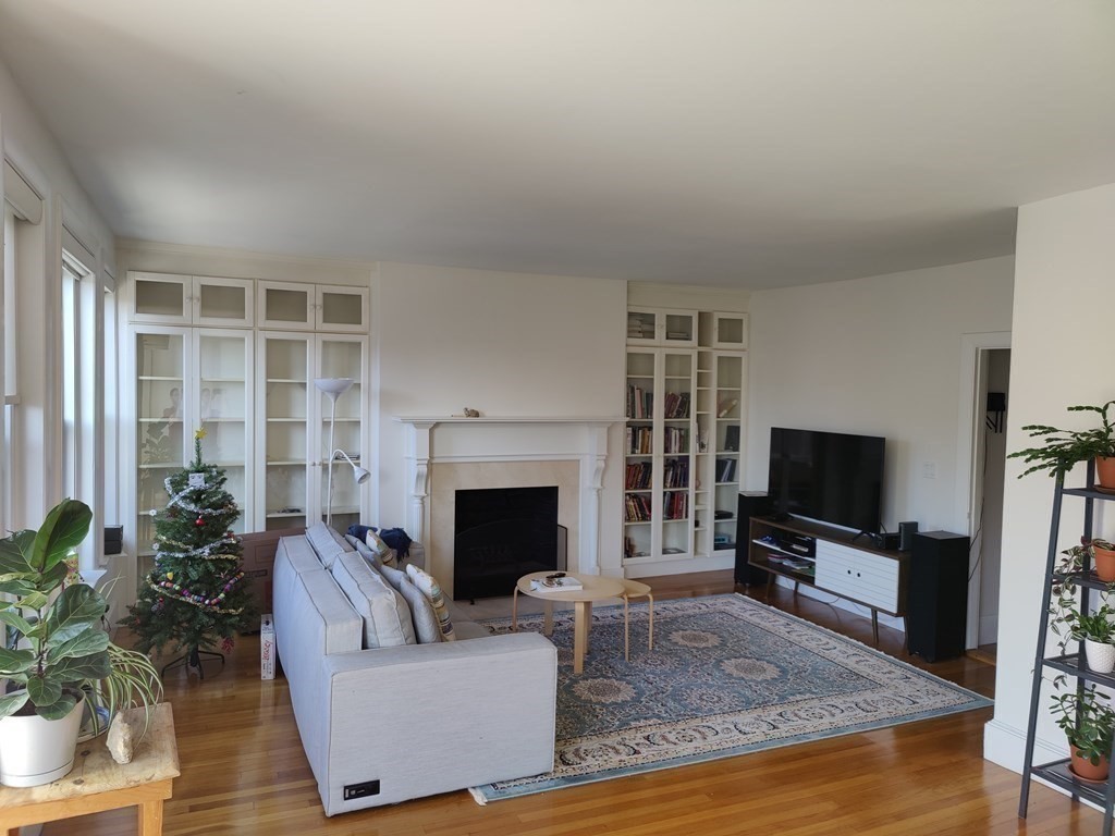 39 Saint Paul St, Coolidge Corner