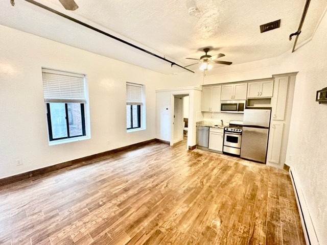 223 Endicott St, North End