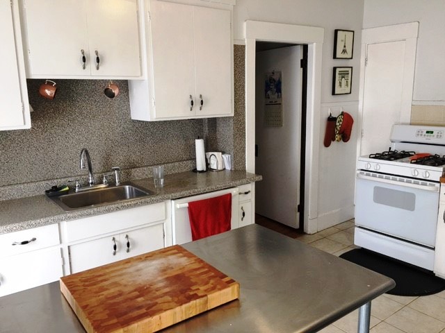 604 Main St, Medford