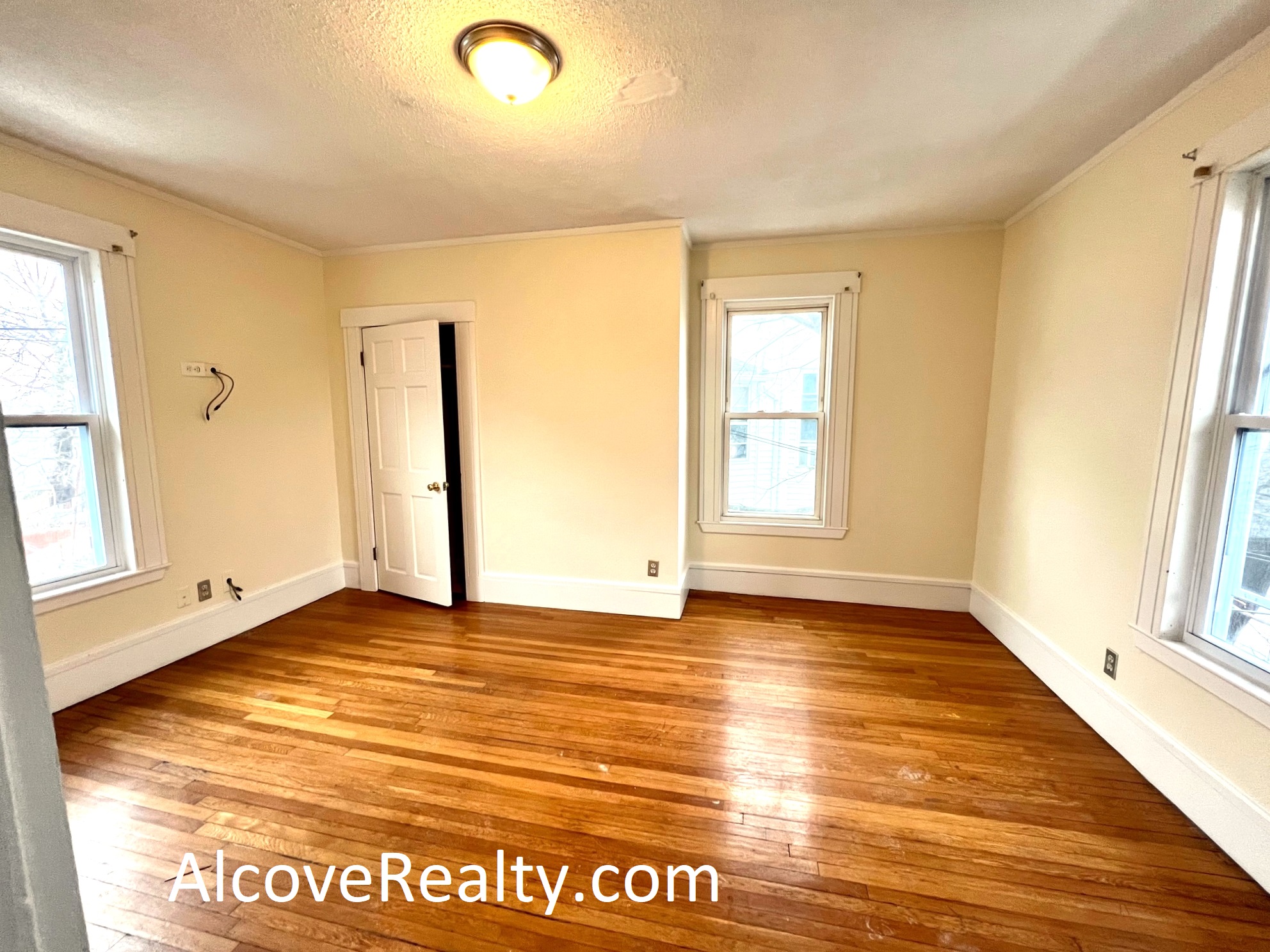 543 Broadway, Magoun Square