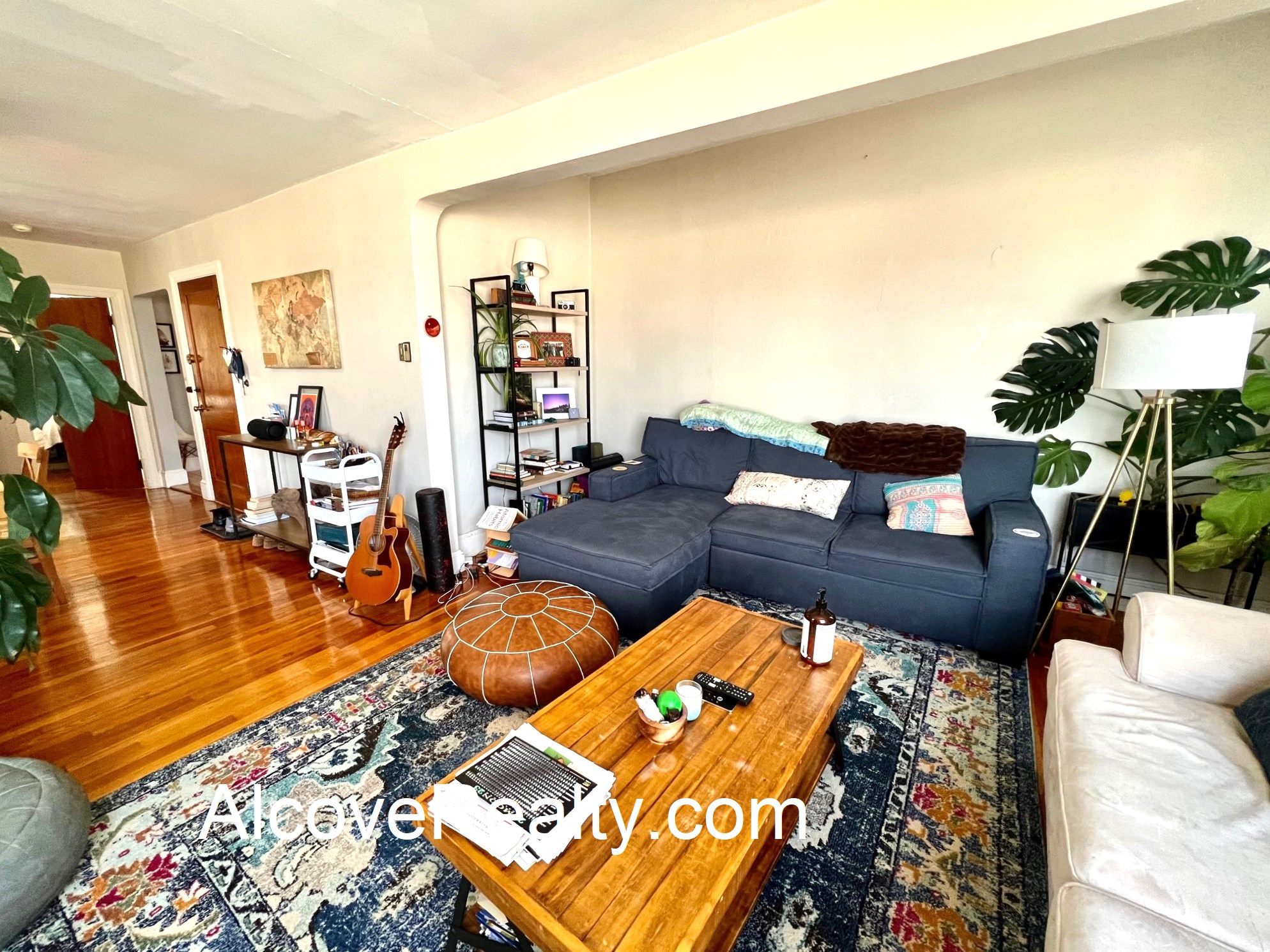 882 Broadway, Davis Square