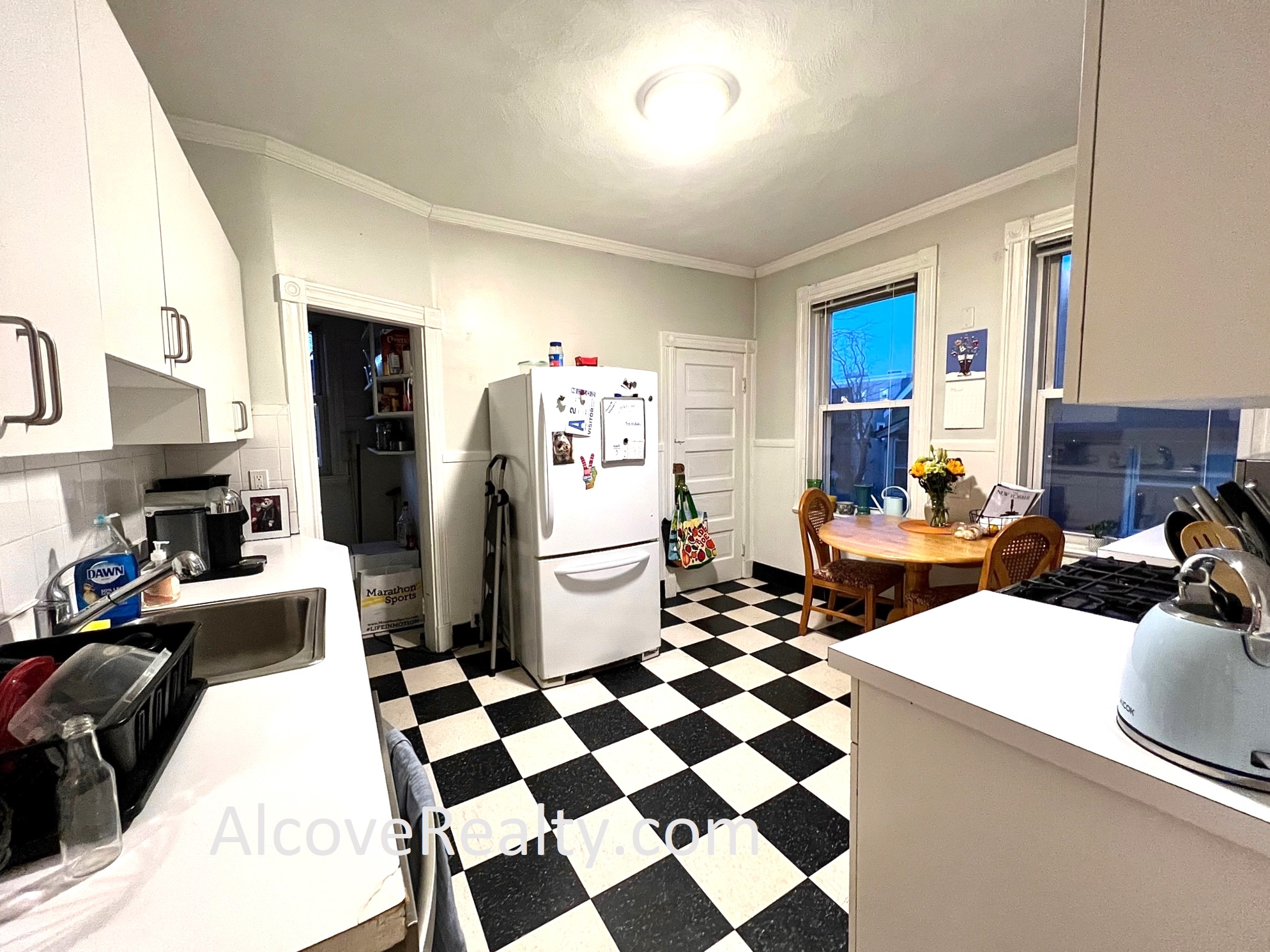 15 Farragut Ave, Teele Square