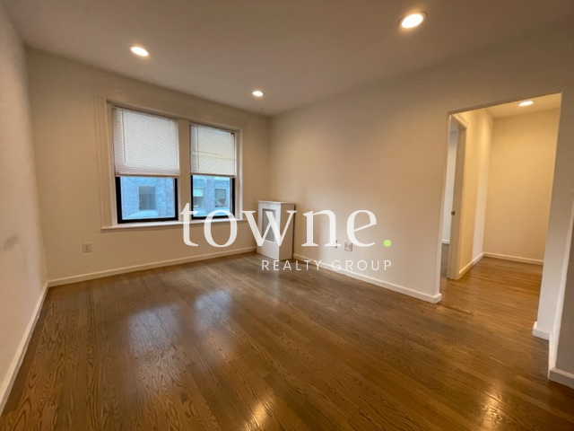 19 Peterborough St, Fenway