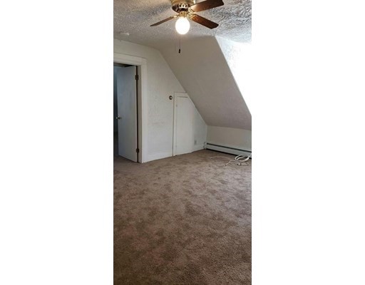 15 Carlton St, Ball Square