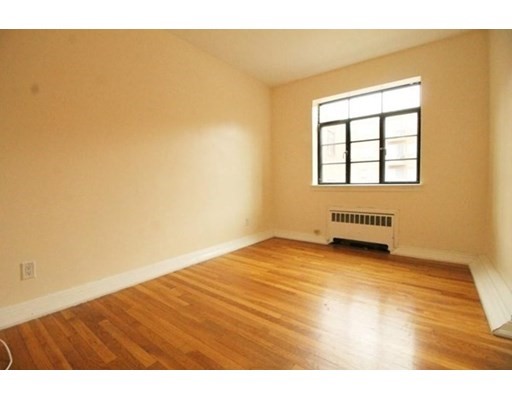 69 Strathmore Rd, Brighton