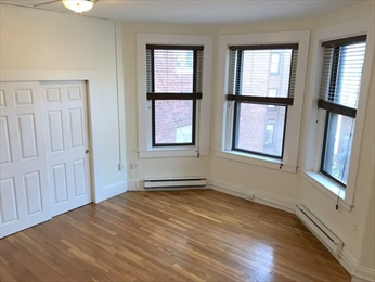 913 Boylston St, Back Bay