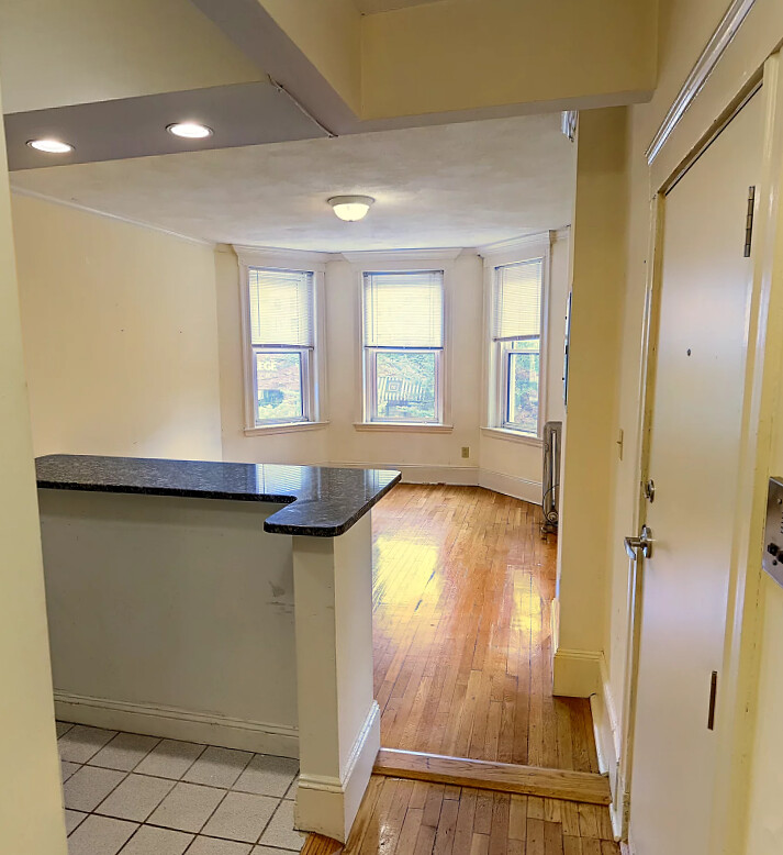 54 Queensberry St, Fenway