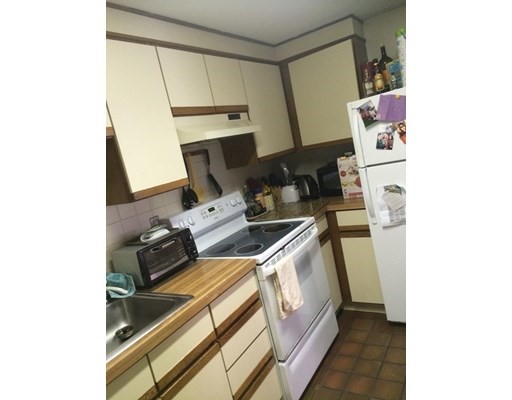 90 Gainsborough St, Fenway