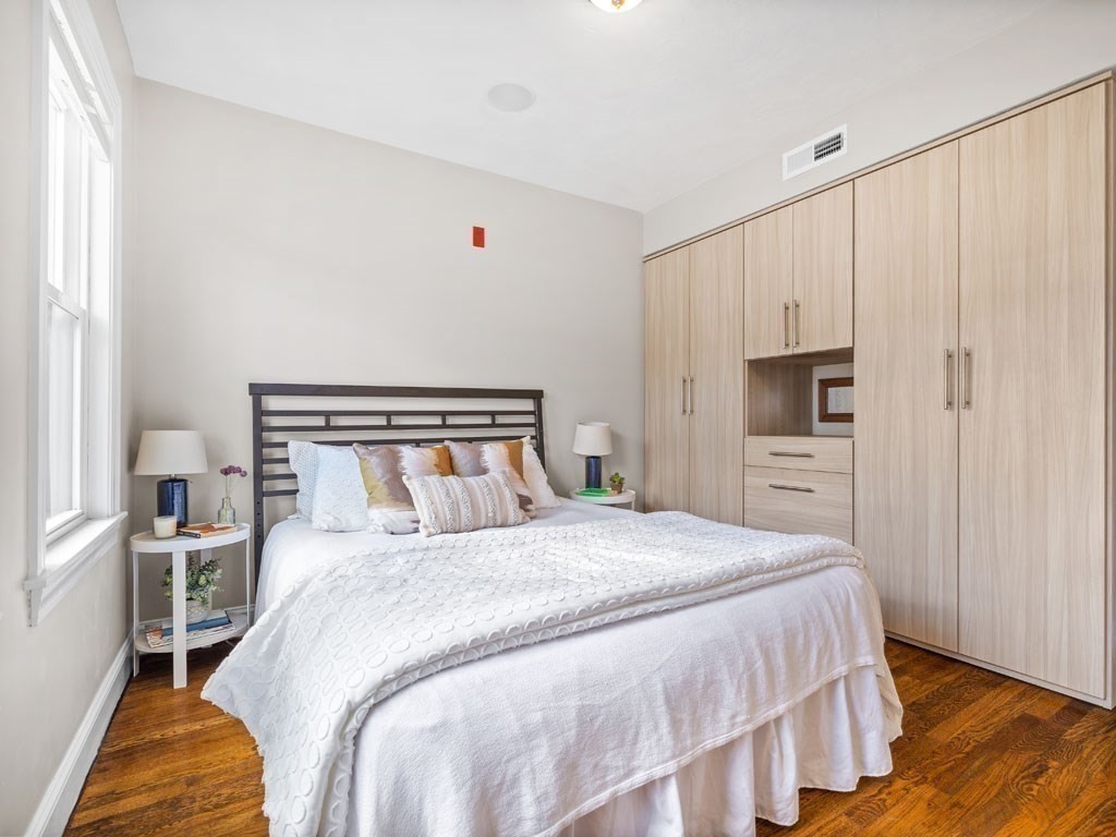 913 Boylston St, Allston