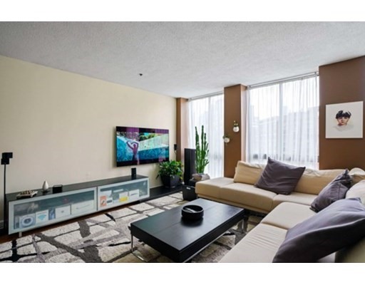 357 Commercial St, Waterfront