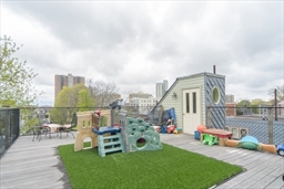 51 Winslow Rd, North Brookline