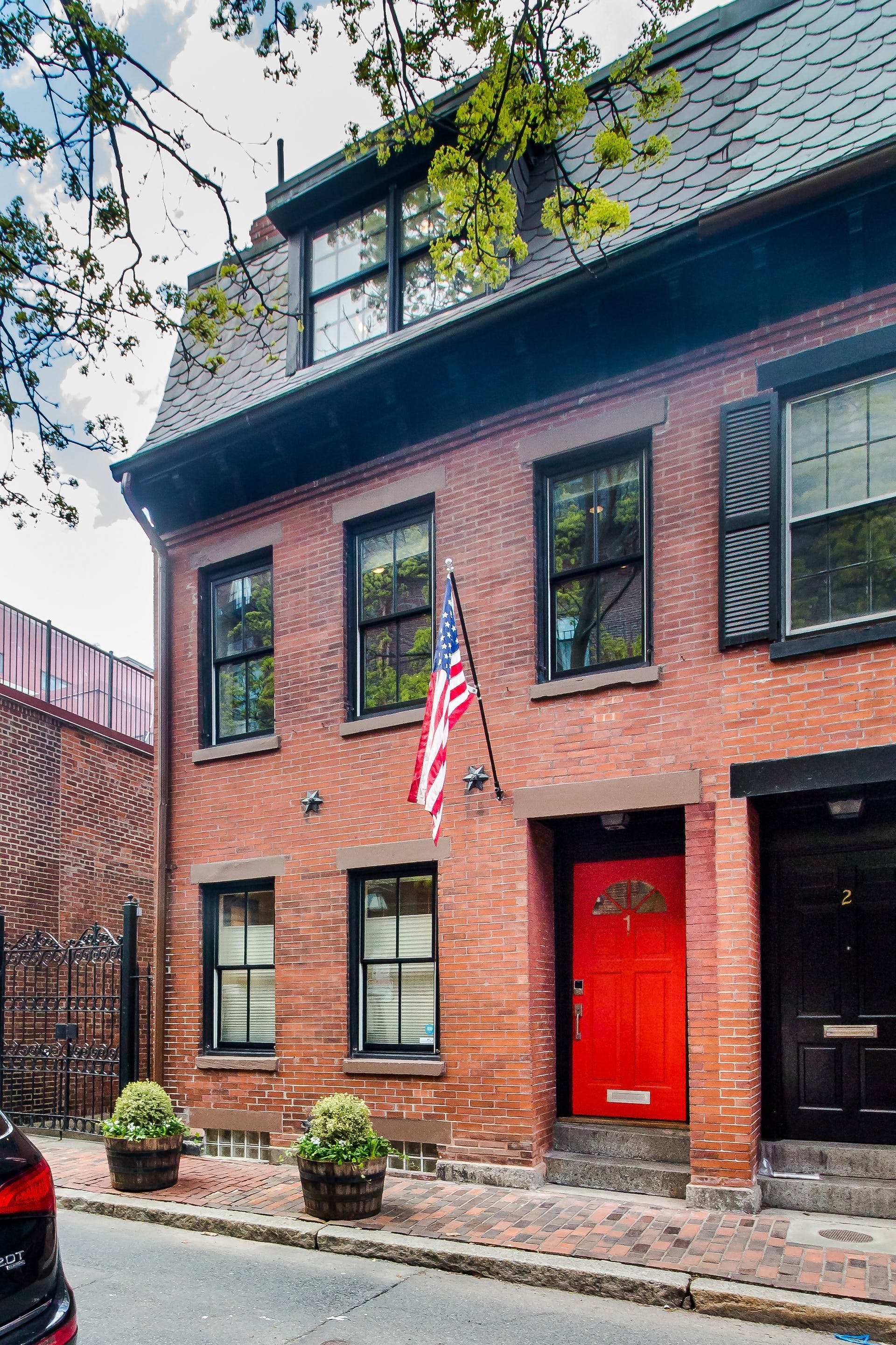 1 Lawrence St, South End