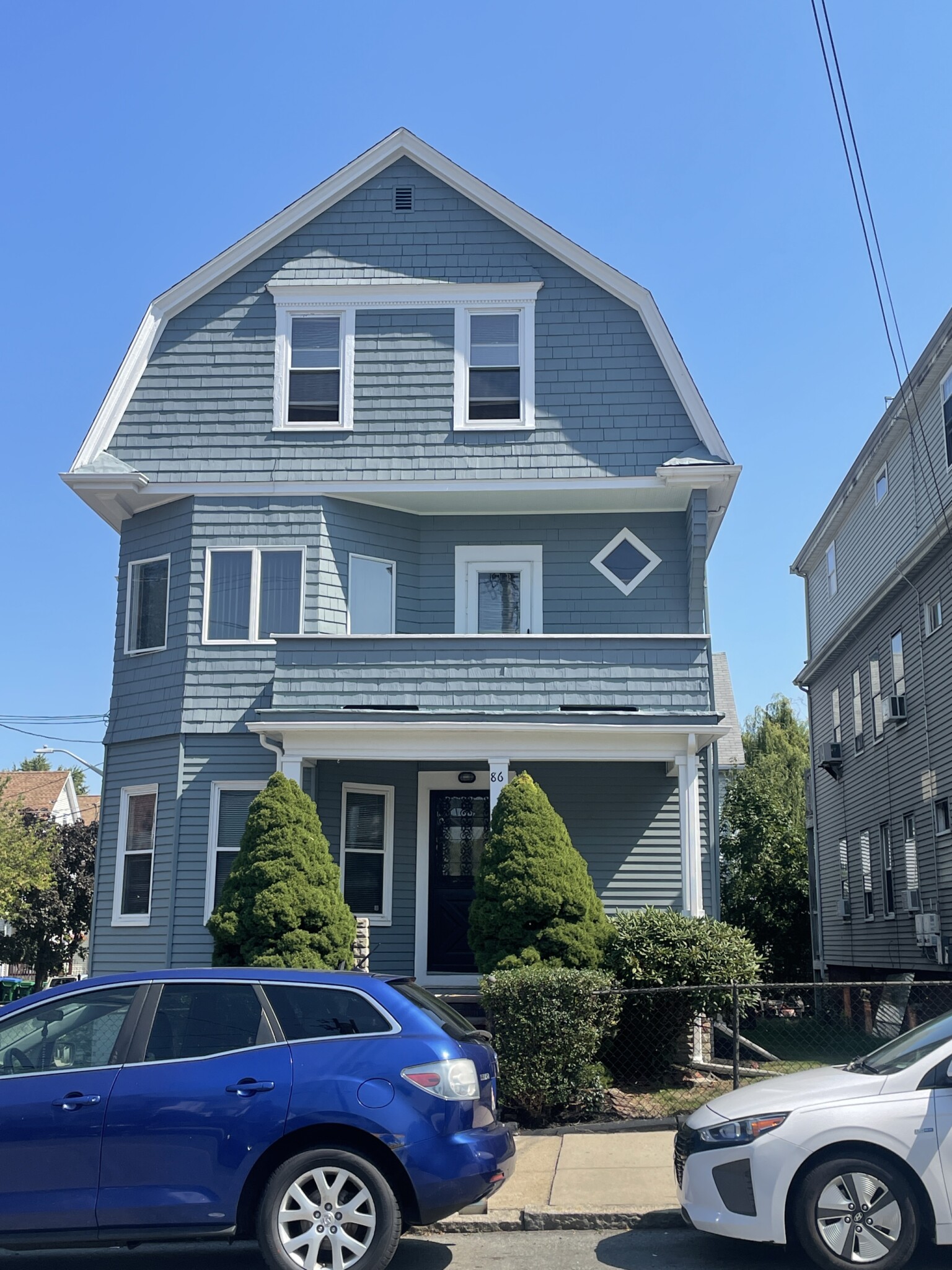 86 Medford St, Medford