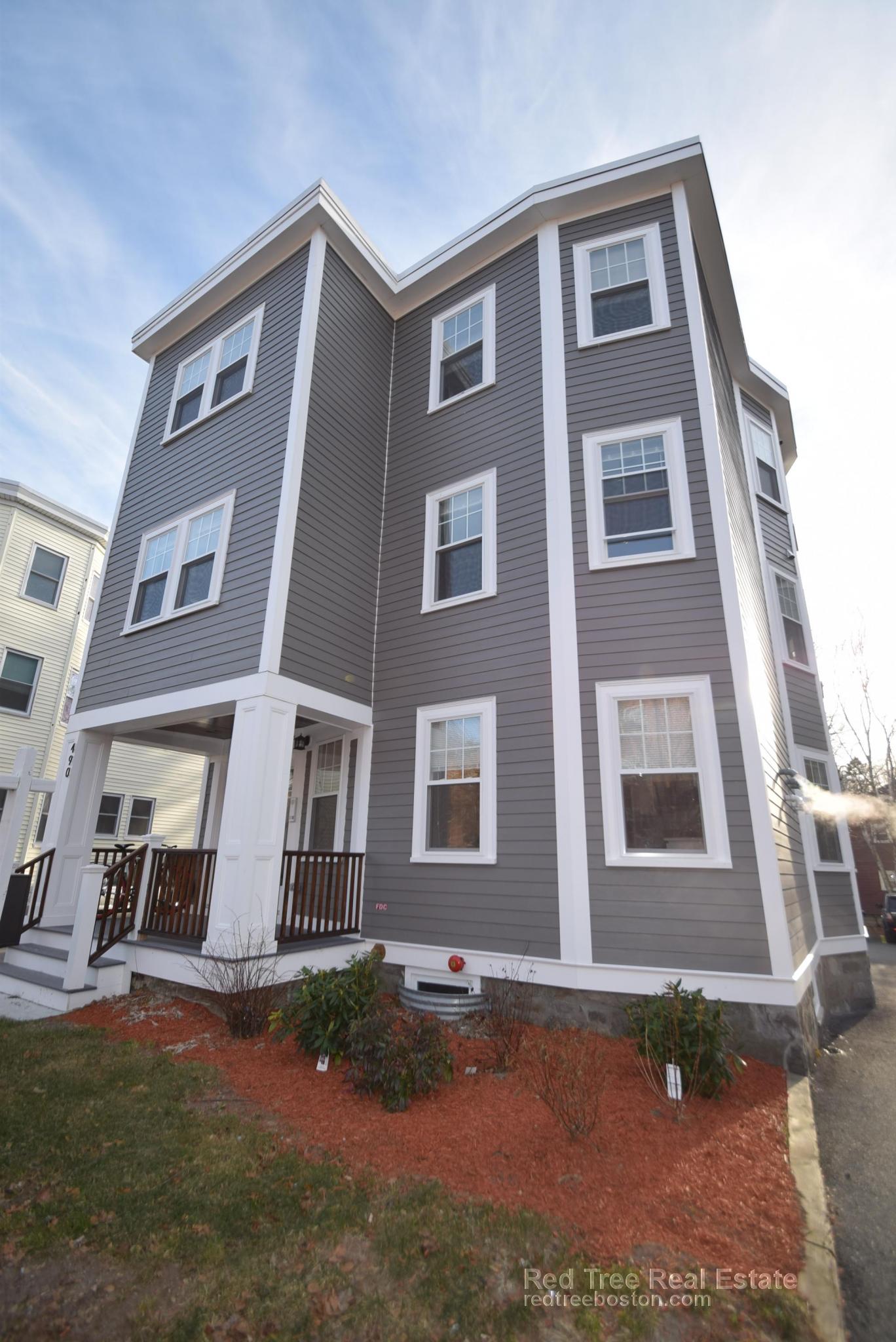 490 Washington St, Brighton