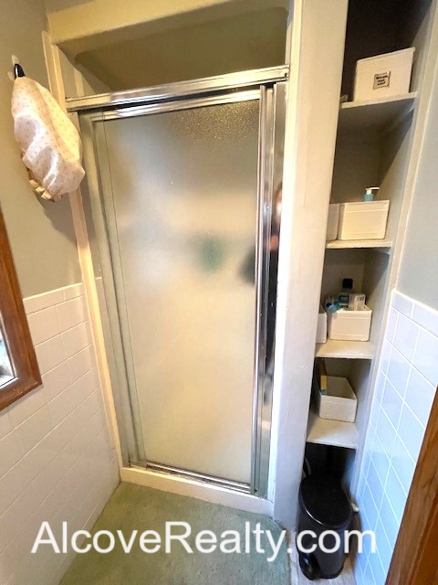 66 Simpson Ave, Tufts