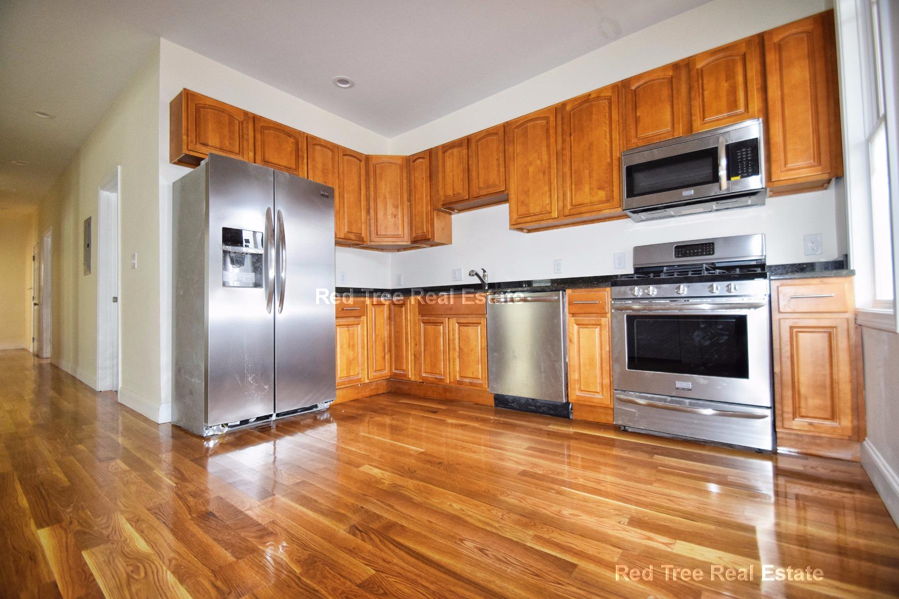 3235 Washington St, Jamaica Plain